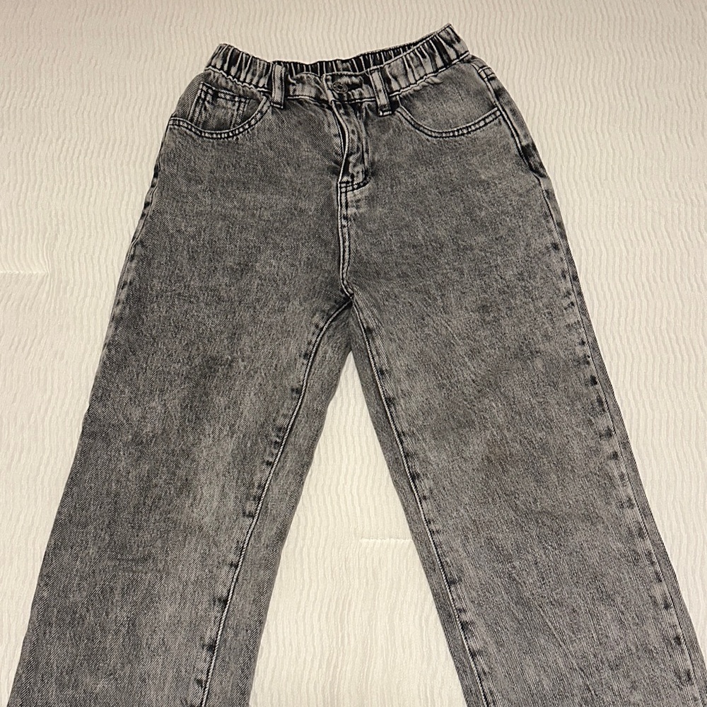 Women’s gray jeans